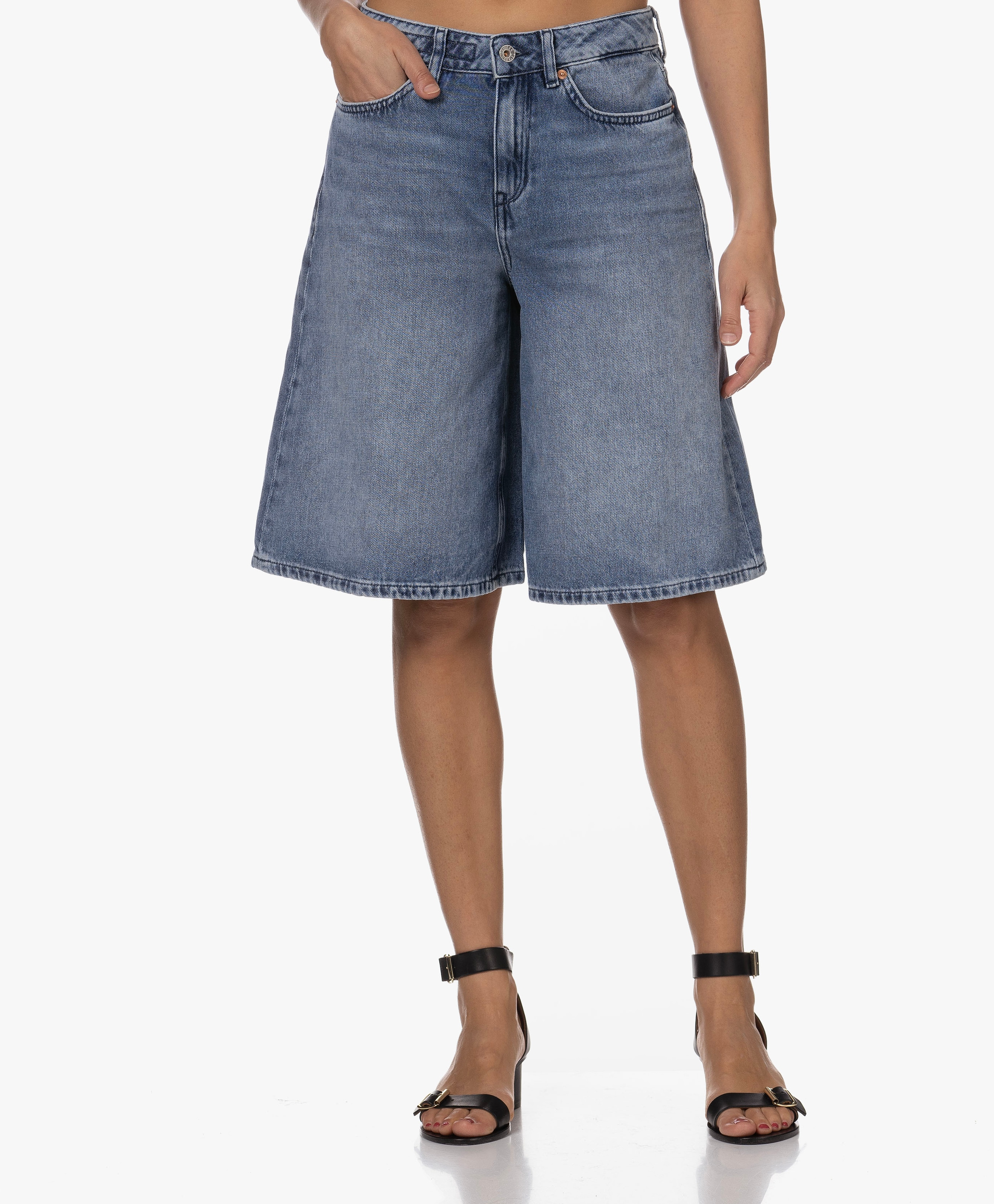 None Loose-fit Denim Short