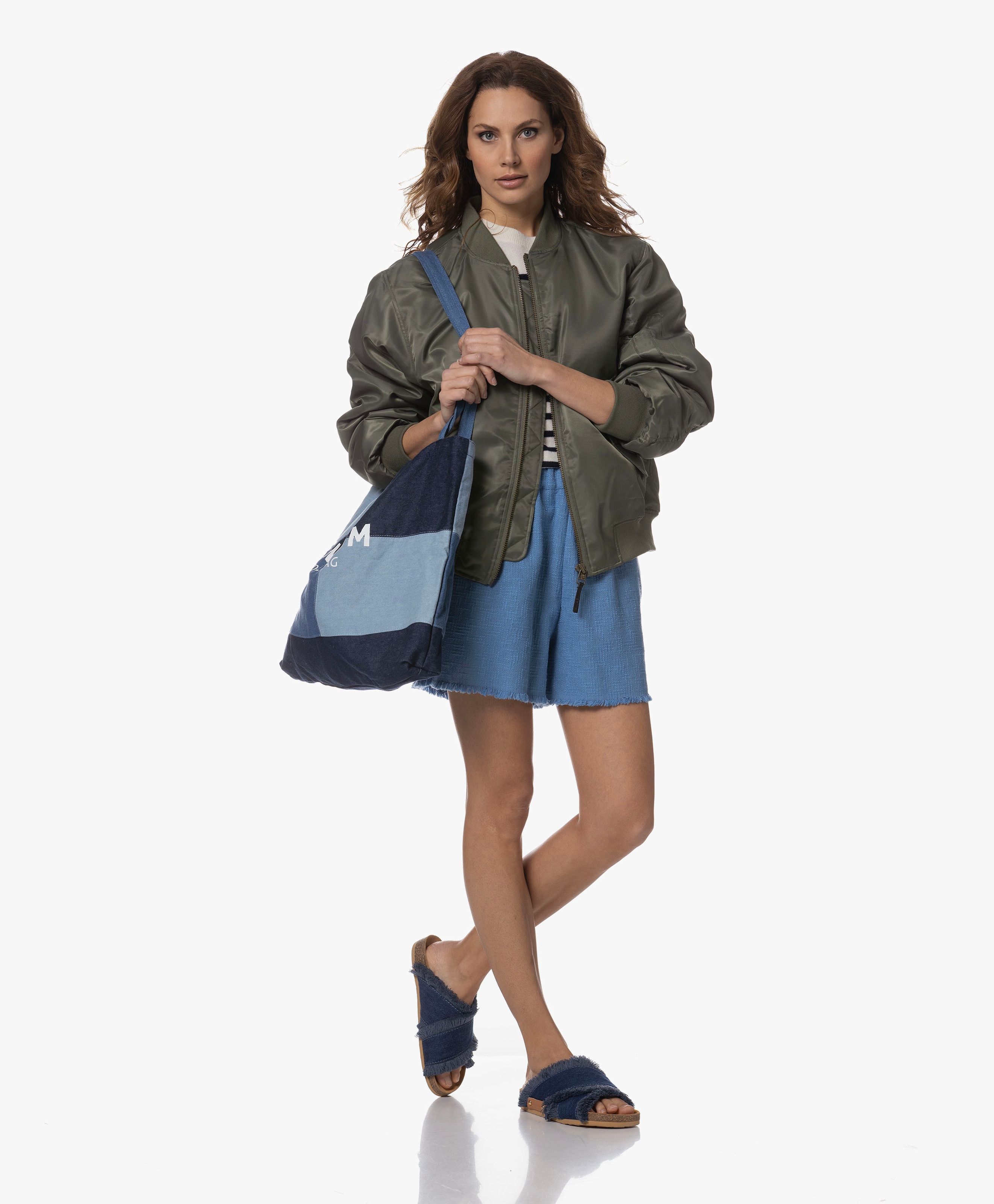 LOOK-551759