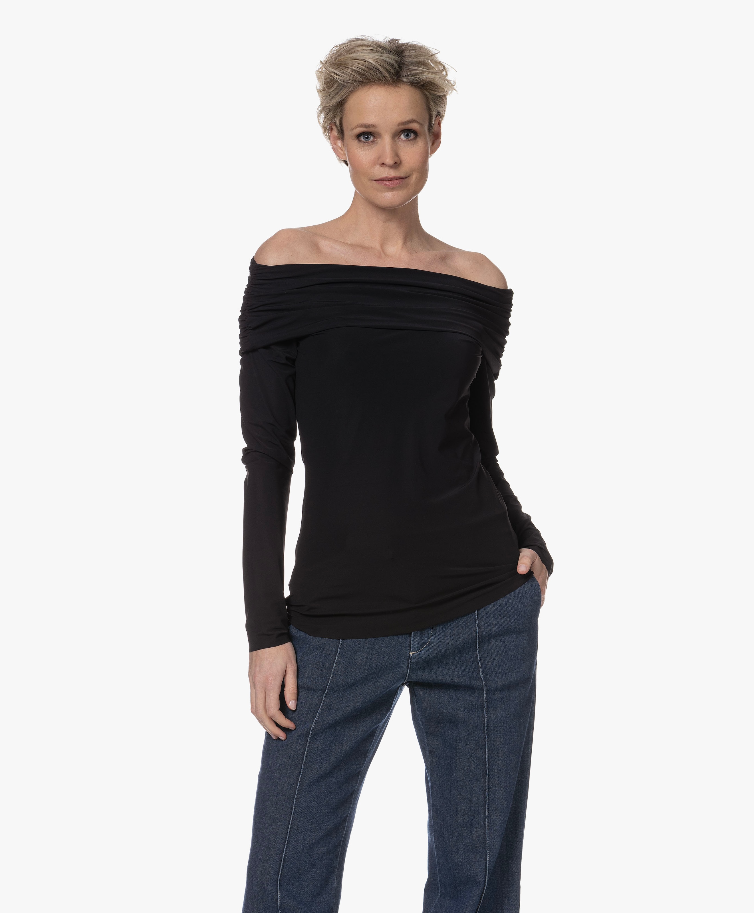 Hitomi Off-shoulder Travel Top