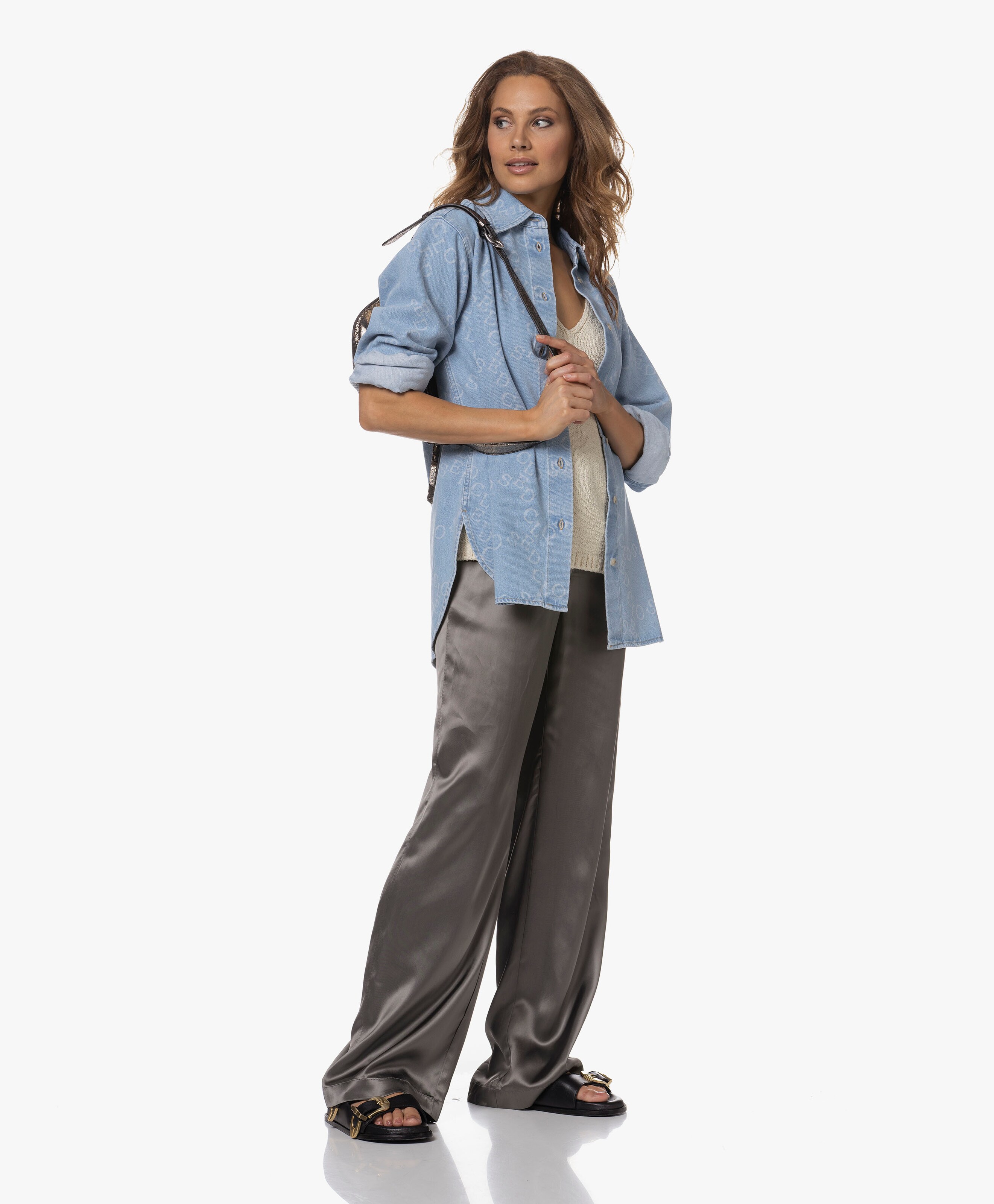 LOOK-563247