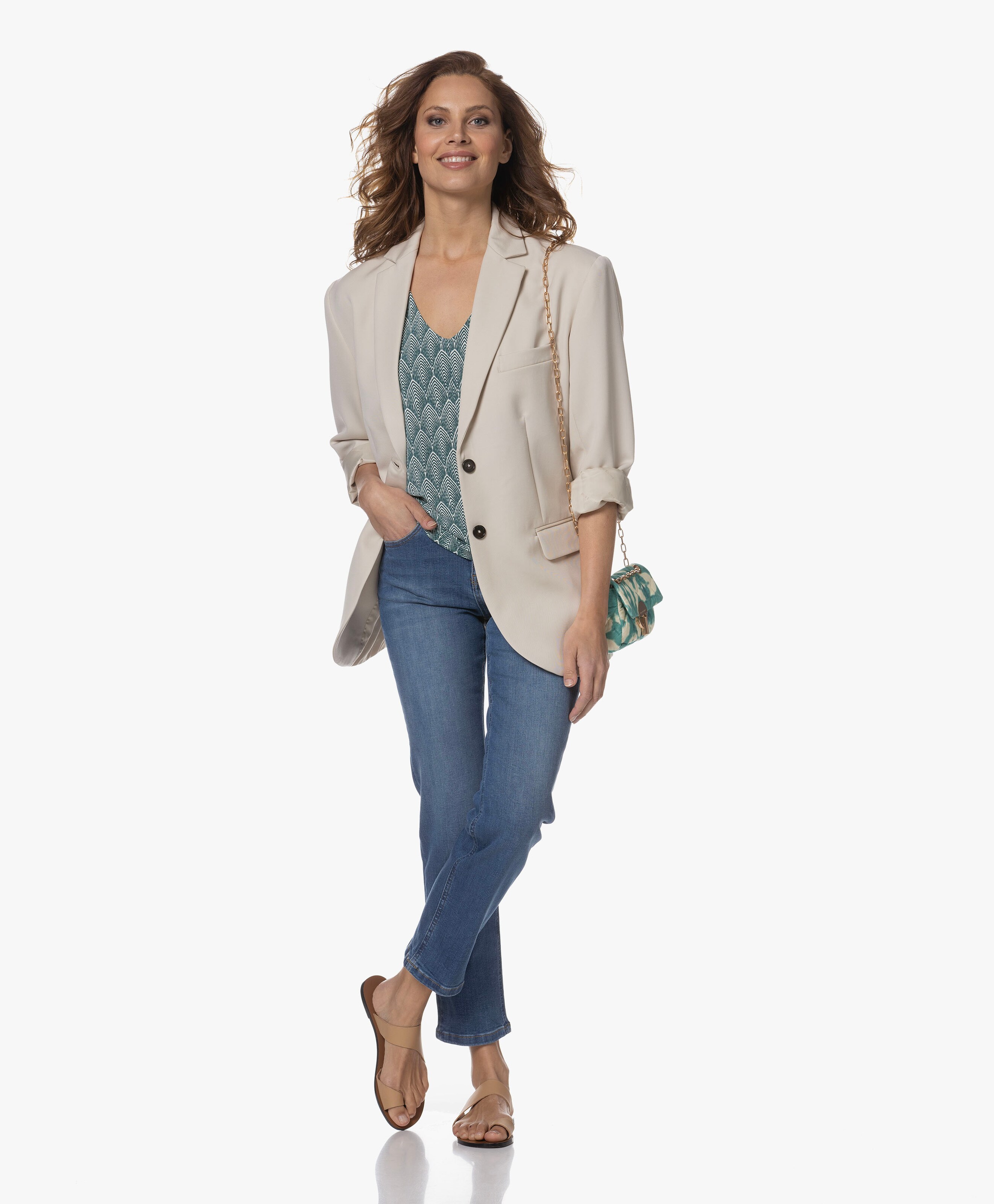 LOOK-560993