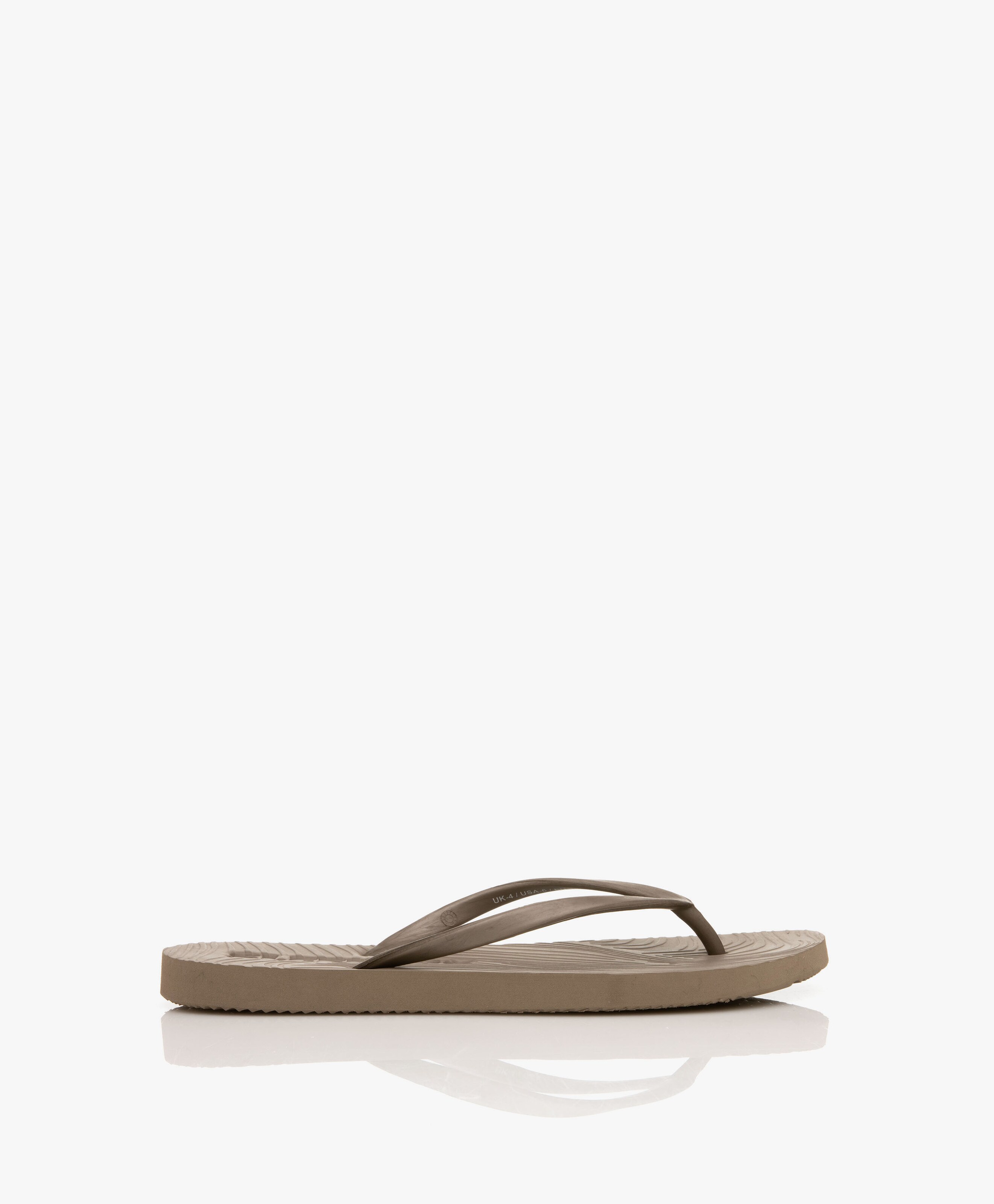 Slim Flip Flops of Natural Rubber