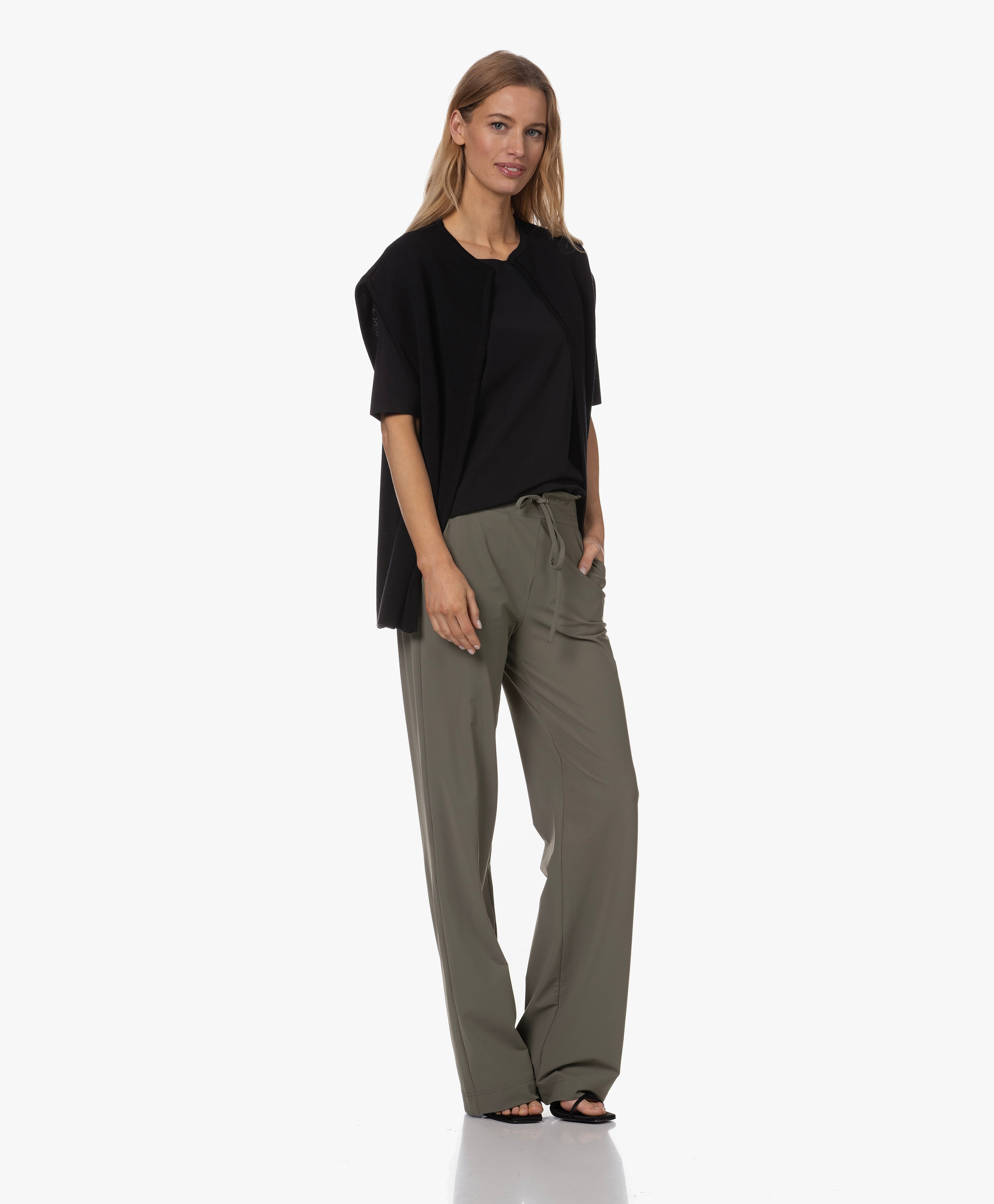 Nora West Mouwloos Vest