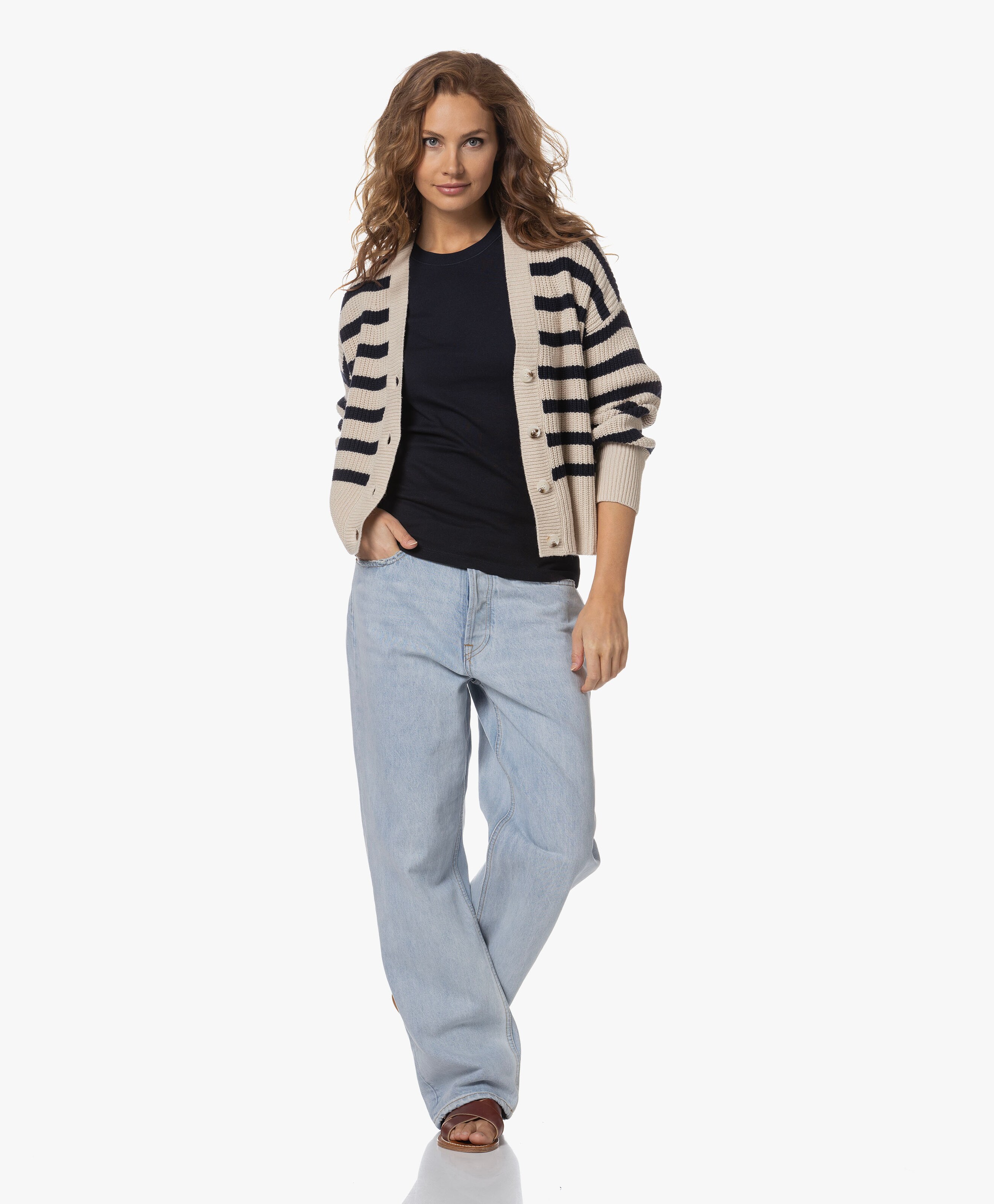 LOOK-561848