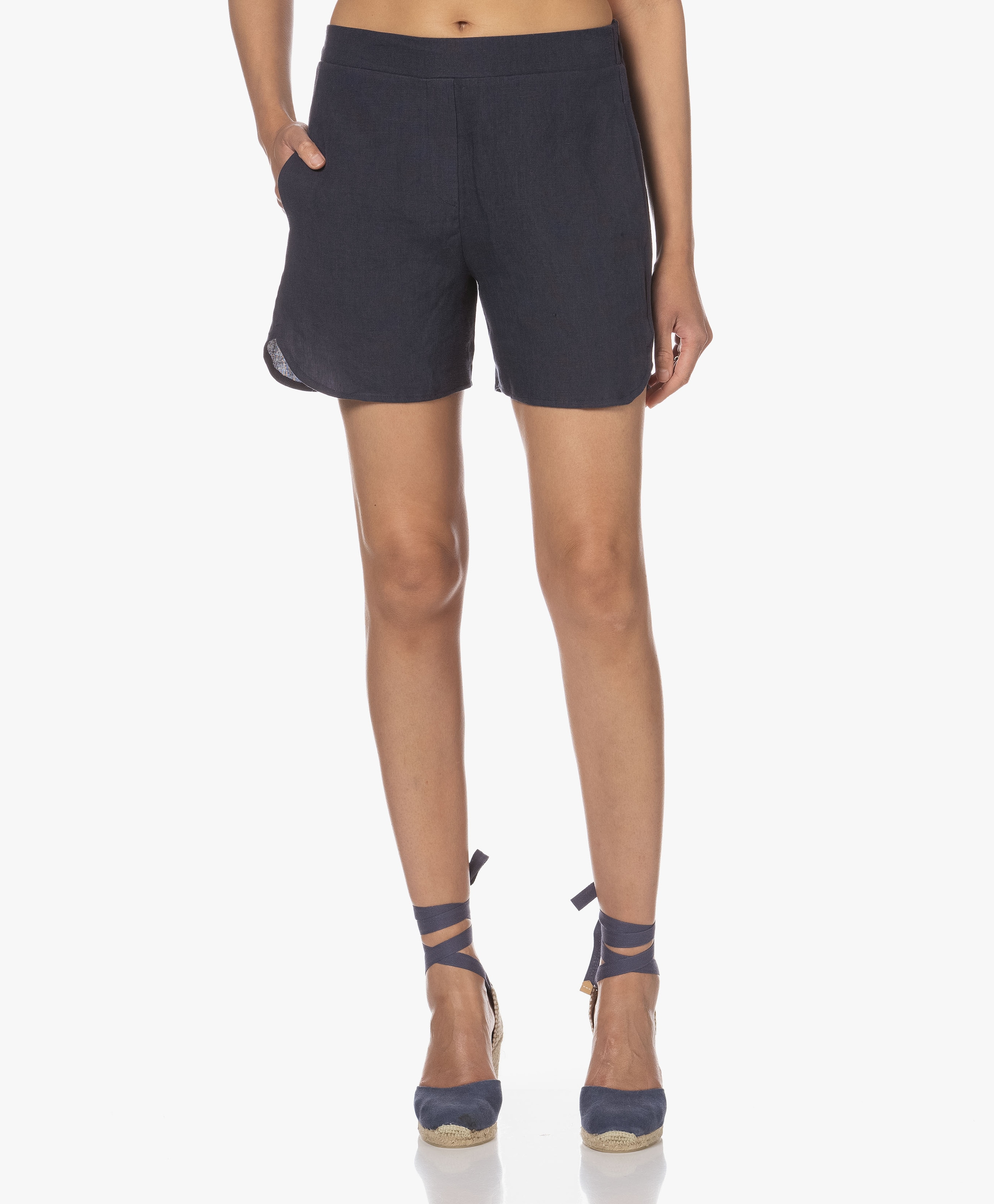 Tuude Linen Shorts