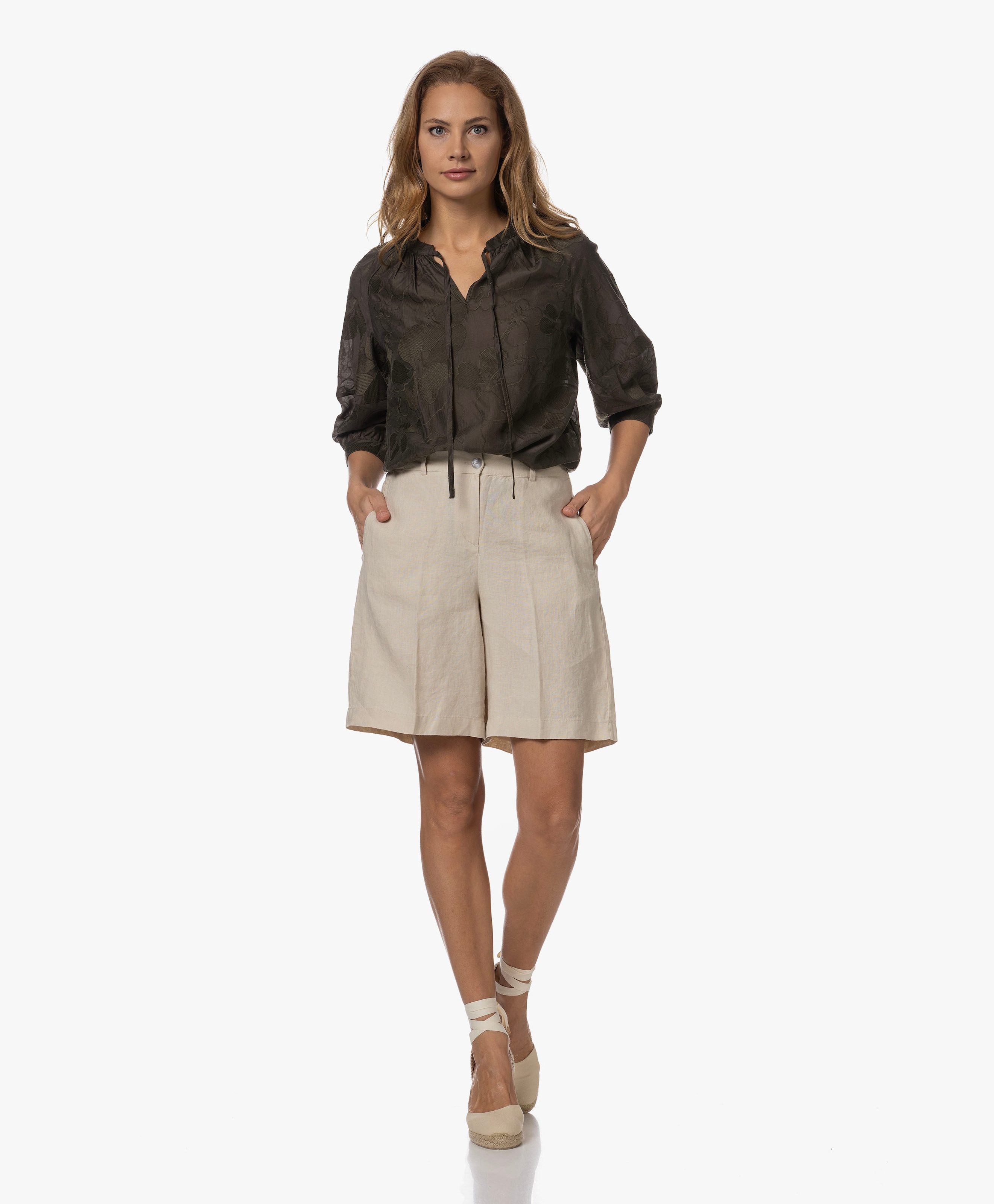 Ylse Geborduurde Blouse met Ballon Mouwen