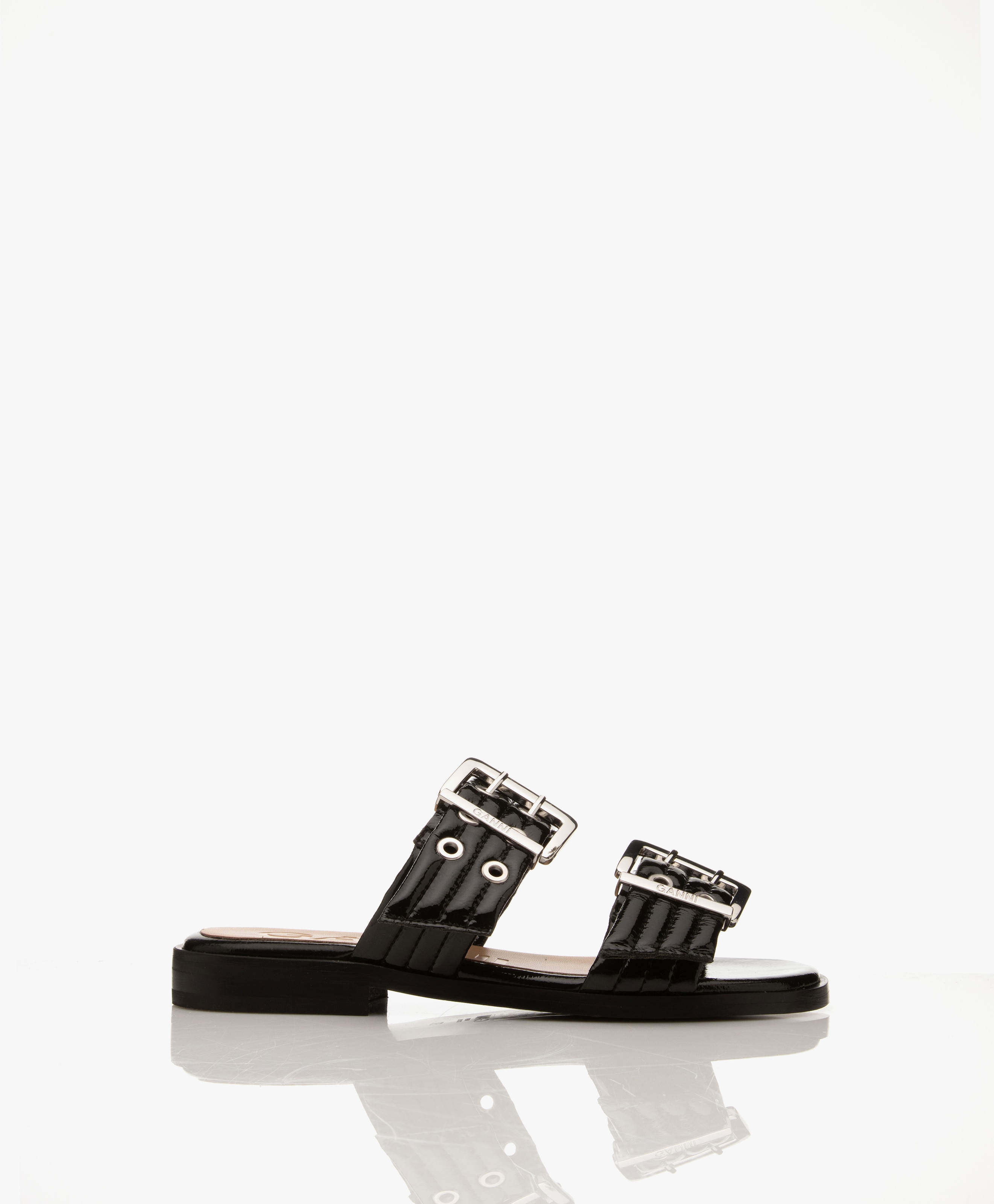 Feminine Buckle Two Strap Sandalen